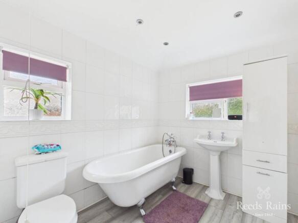 3 bed Semi-Detached for sale Image 12