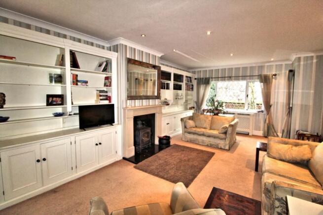 LOUNGE VIEW 1