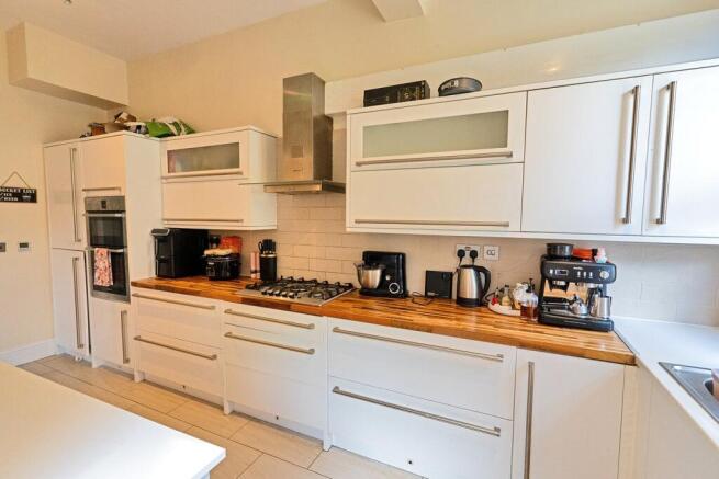 5 bed Terraced for sale Image 4