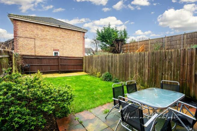 Hornchurch Close, Radyr Way, HernCrabtree (19).jpg