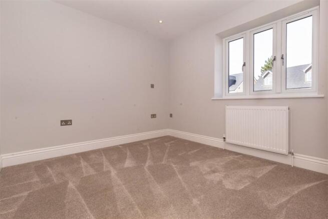 2 Abbotts Way (22).jpg