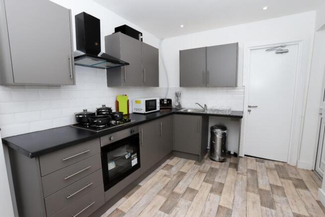 5 bed Terraced to rent Image 7
