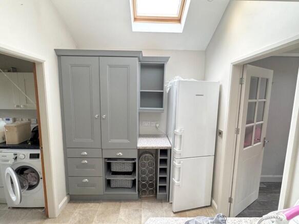 Fitted storage