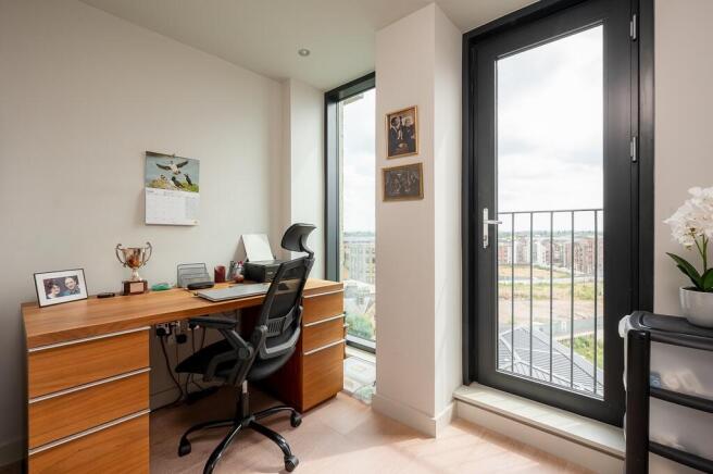 3 bed Penthouse for sale Image 12