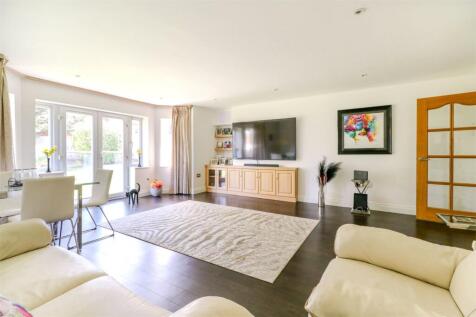 Slades Hill, Enfield, Middlesex, EN2