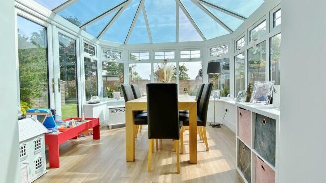 Conservatory/Dining Room