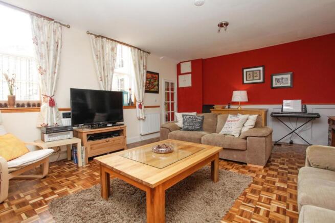 Flat A, 17 Wellingto