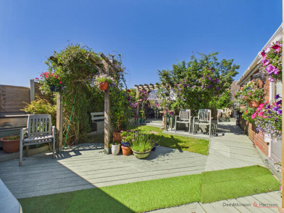 2 bed Semi-Detached Bungalow for sale Image 10