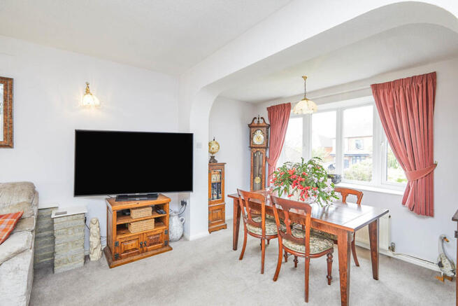 Lounge/Dining Room