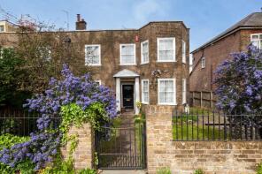 49, The Drive, London E17 3DF