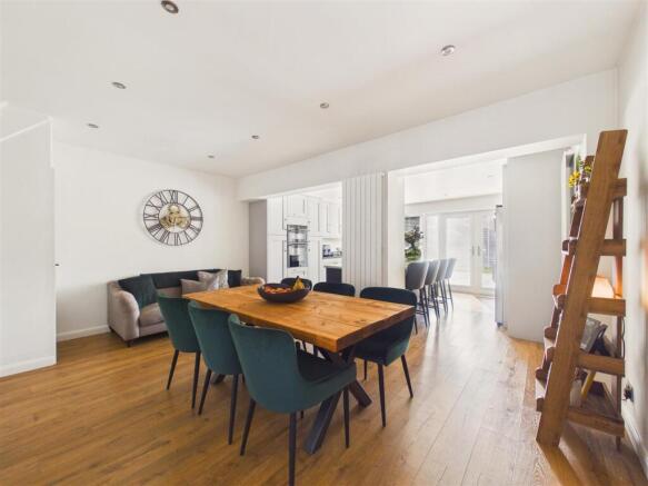 3 bed Terraced for sale Image 6