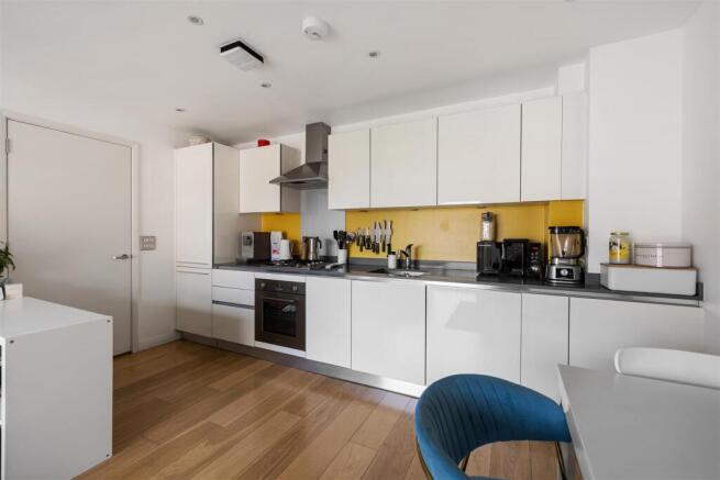 Cresset Road, E9