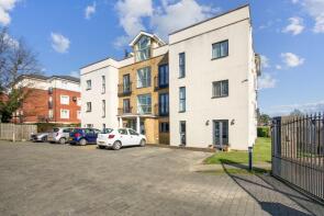 Flat 4, 230 232 Chartwell Court, London Road, East Grinstead RH19 1HF