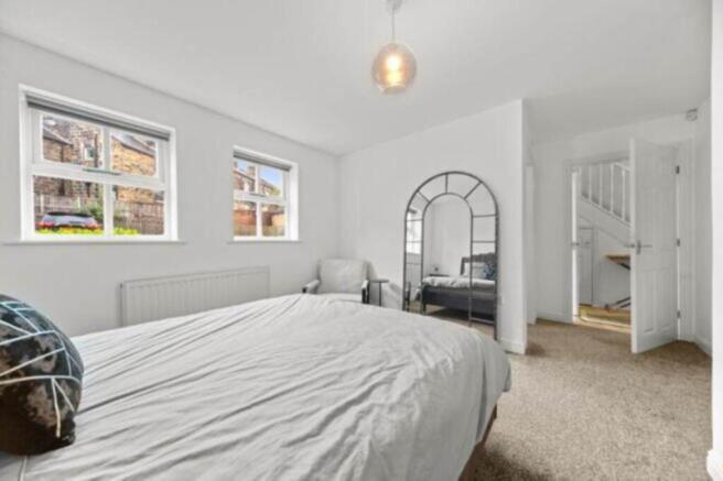2 bed Apartment for sale Image 11
