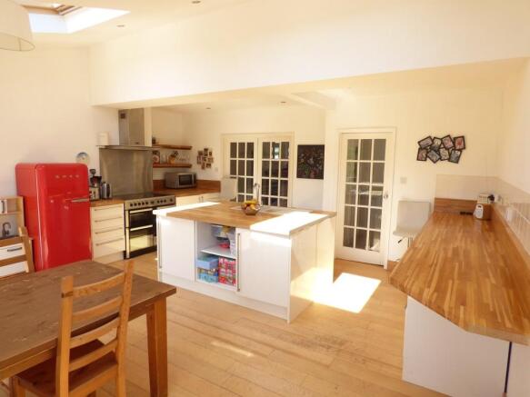 Kitchen diner (c)