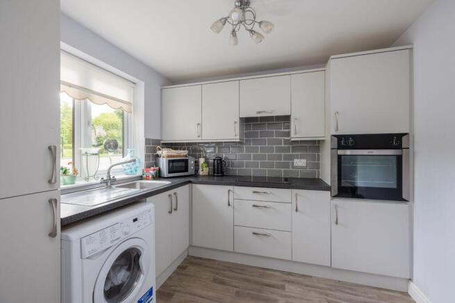 2 bed Flat for sale Image 4