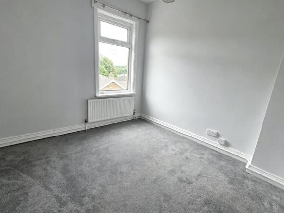 2 bed Terraced to rent Image 9
