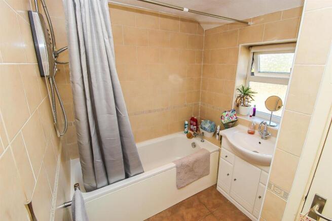 3 bed Semi-Detached for sale Image 10