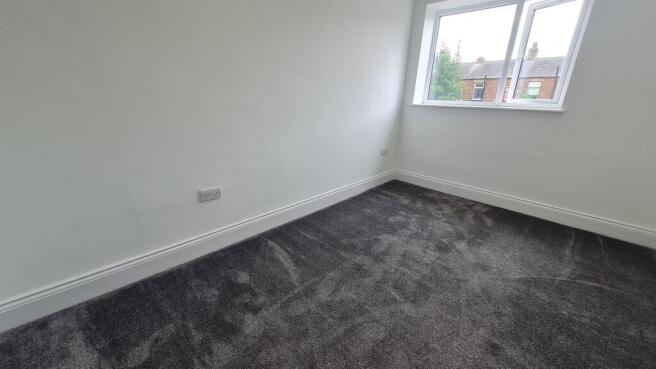 2 bed Terraced to rent Image 8