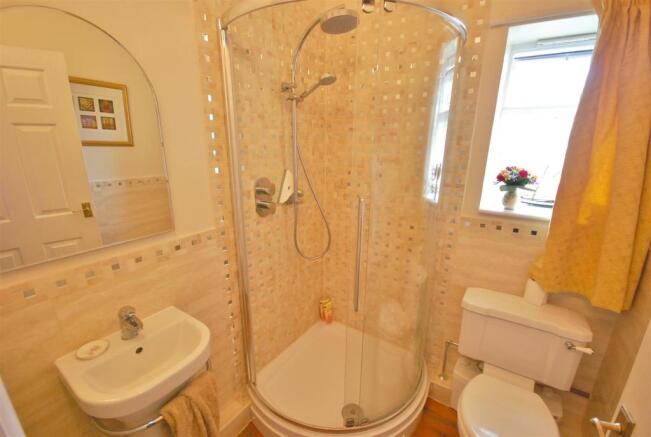 SHOWER ROOM: