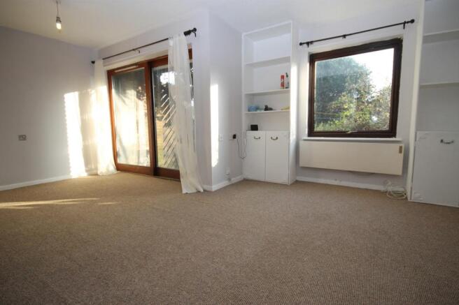 Lounge/Dining Room V