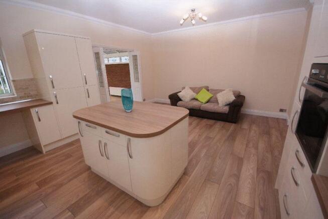Kitchen / Dini...