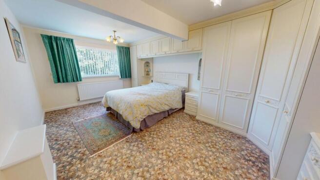 4 bed Detached for sale Image 11