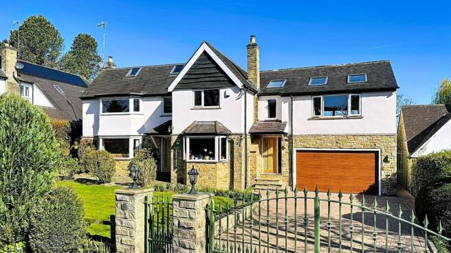 5 bed Detached for sale Image 5