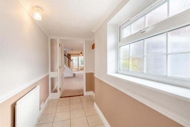 8573843-interior22.jpg