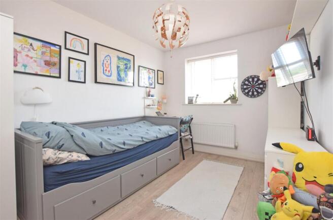 Bedroom 2.JPG