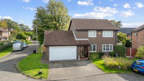 St. Andrews Close, Fearnhead, WA2