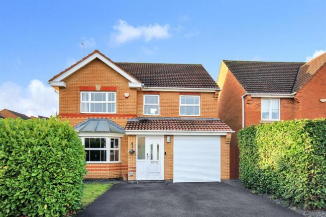 4-bed detached on NN8 Charlbury Close, Wellingborough, £375,000
