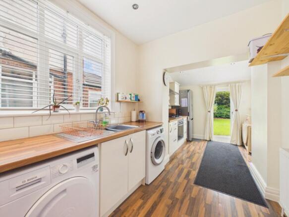 3 bed Semi-Detached for sale Image 4