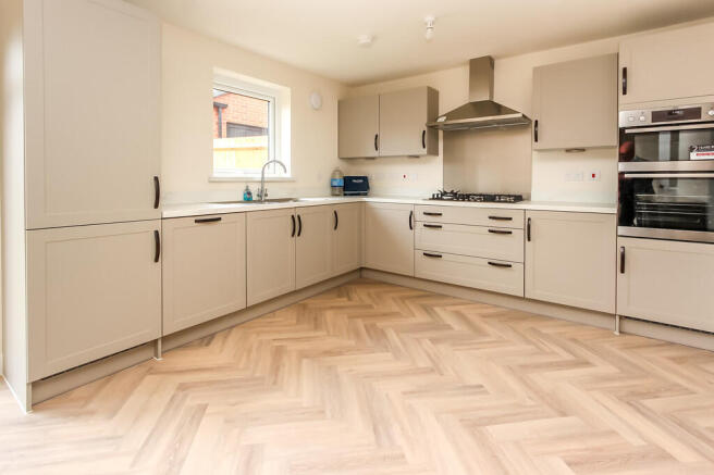 Kitchen/Breakfast...