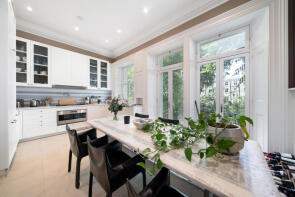 Flat A, 16, Ladbroke Gardens, London W11 2PT