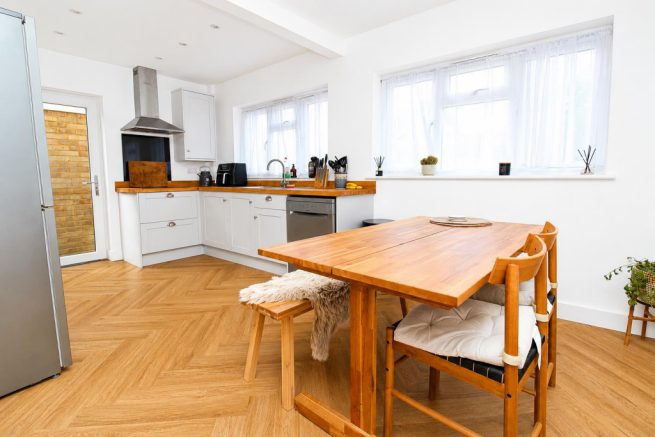 Modern Fitted Kitchen/Dining Room