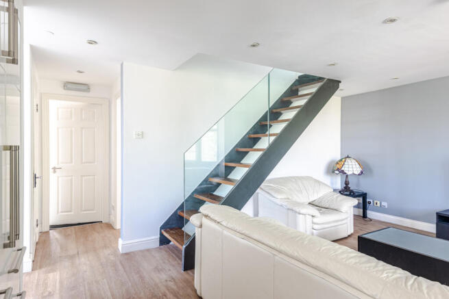 6 bed Semi-Detached for sale Image 9