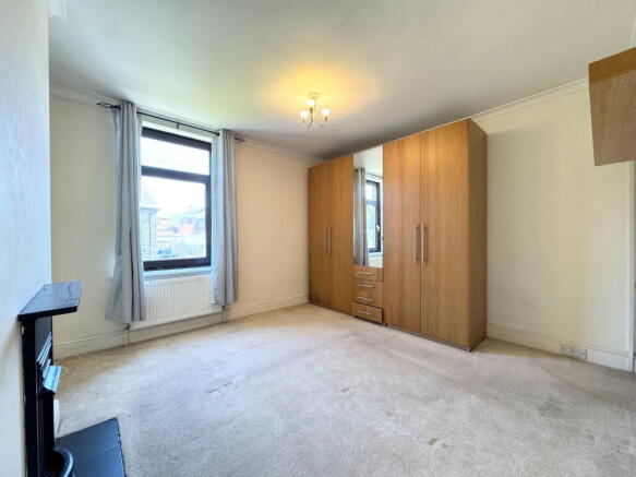 3 bed Terraced for sale Image 8