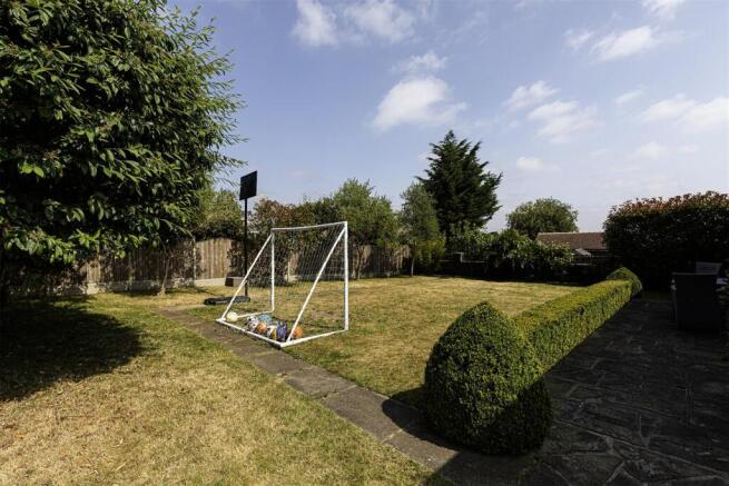 2 bed Semi-Detached Bungalow for sale Image 6
