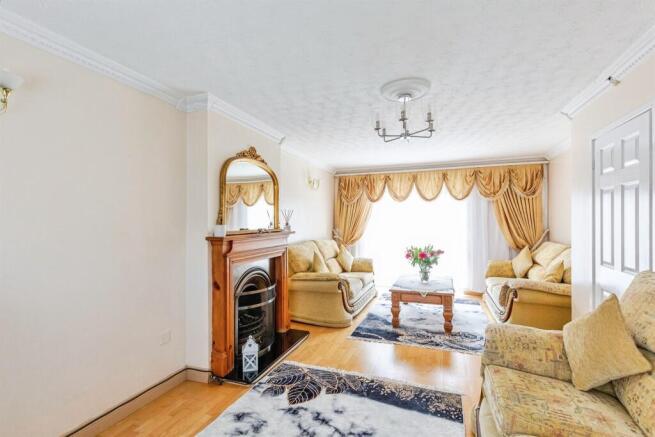 Dene Close, Wellingborough photo 4