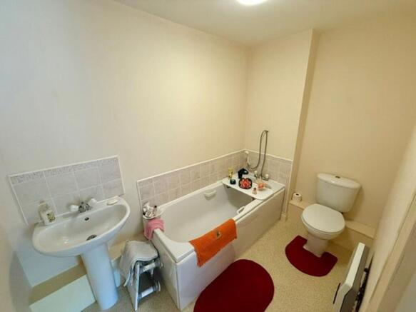 2 bed Apartment for sale Image 7
