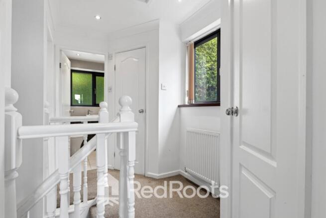 3 bed Semi-Detached for sale Image 6