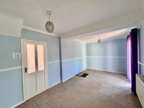3 bed House to rent Image 4
