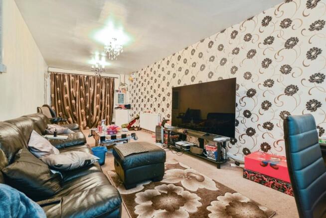 4 bed Flat for sale Image 3
