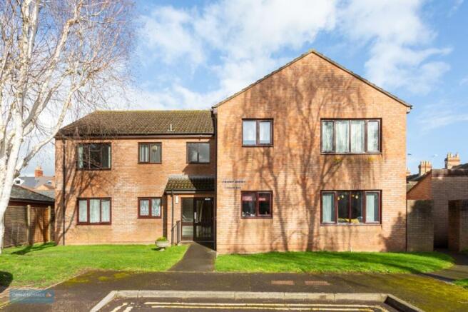 2-bed flat on Priory Court, Taunton, TA1, £139,950