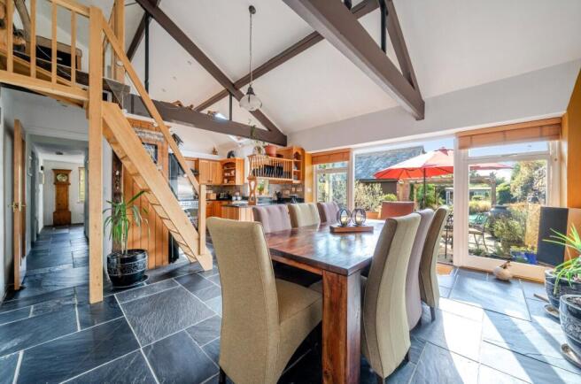 Dining/Kitchen