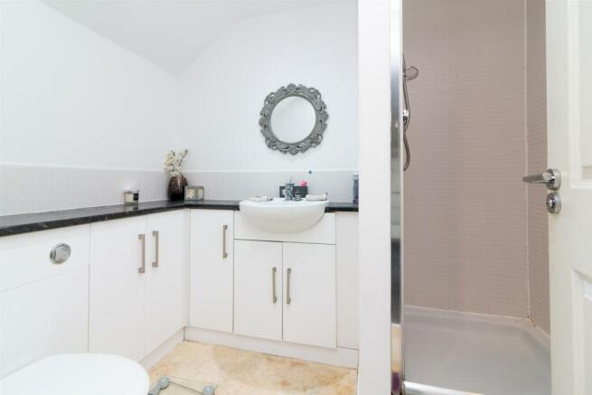 EN SUITE