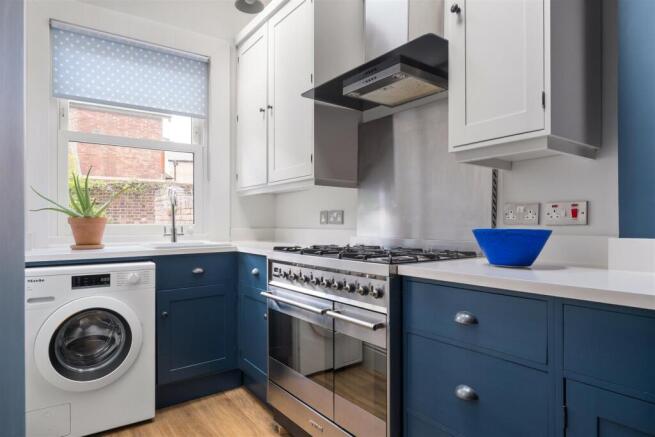 3 bed Terraced for sale Image 5