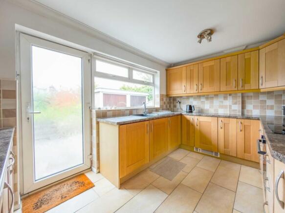 3 bed Bungalow for sale Image 4