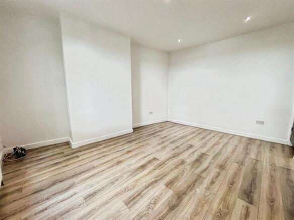 3 bed Terraced for sale Image 4